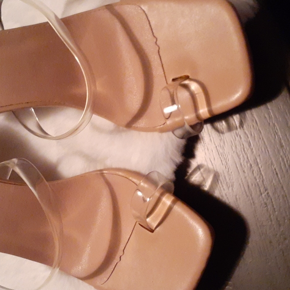 Heels - Picture 4 of 5